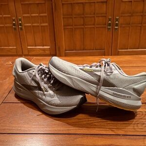 Brooks Adrenaline Men’s 24, size 7.5 D NWOT